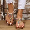 Sandalias chanclas para mujer 2026 nuevo estilo étnico bohemio de verano con bloques de color para la playa sin cordones chanclas planas