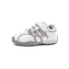 Zapatillas de entrenamiento alemanas para niñas, cómodas, con cierre de velcro, suela blanda, nuevo estilo versátil casual primavera/otoño 2026, también adecuadas como zapatillas deportivas para niños