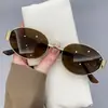 Gafas de Sol para Mujer con Montura Ovalada Metálica Retro Sentido Avanzado Nuevas Europeas y Americanas Gafas de Sol para Sesión de Fotos de Celebridades Cibernéticas del Arco del Triunfo