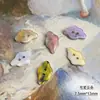 Botones coloridos pequeños de peces, mariposas, monedas, nubes, estrellas, triángulos, de dos agujeros irregulares y color degradado para ropa de niños y mujeres DIY