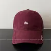Gorra de béisbol bordada con letras de marca coreana de nicho de moda 2026 para mujer, estilo callejero versátil, gorra de béisbol adelgazante para hombre