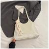Bolsa Retrô de Primavera e Verão de Grande Capacidade para Mulheres 2025 Nova Moda Bolsa de Ombro para Trabalho Bolsa Tote com Padrão Tricotado Bolsa Balde