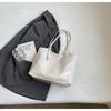Bolso de mano sencillo y versátil de gran capacidad para mujer, novedad de 2024, bolso de hombro informal de moda, bolso de axila de alta gama.