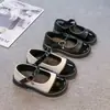 Zapatos de Princesa Negros de Cuero para Niñas 2026 Nuevos Zapatos de Primavera Suela Suave Zapatos Mary Jane con Bloques de Color Blanco y Negro para Niños