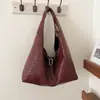 2026 Nova Bolsa Tote Tecida Estilo Coreano Fashionável Retrô Nicho, Grande Capacidade, Sensação de Alto Padrão, Bolsa de Ombro Único Transversal