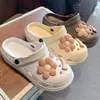 Clogs de enfermeiro respiráveis de novo estilo, modernos, fofos, leves para uso externo no verão 2026, sandálias de exterior