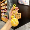 Colgante de peluche tejido a crochet cosas buenas suceden lana tejida a mano Caqui bueno Caqui suceden llavero para bolso accesorios pequeños