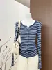 Foto real~estilo casual suéter de tricô de lã azul e cinza listrado slim fit para mulheres 2026 nova cor de outono jaqueta cardigã color-block
