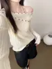 Top de punto blanco estilo coreano, de manga larga, hombros descubiertos, para mujer, diseño irregular único y hermoso, adecuado para otoño, con diseño que revela la clavícula