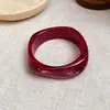 Pulseira Redonda Multifacetada de Acrílico Vermelho Transfronteiriça Europeia e Americana, Luxo Leve, Sensação de Alto Padrão, Joia de Moda Personalizada Tendência