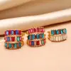 Anillo de dedo con nicho distintivo, chapado en oro ligero de lujo europeo y americano, tendencia de moda en anillo geométrico de diamantes de color.