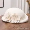 Nuevo boina de lana francesa elegante con flor tridimensional para mujer, otoño e invierno, estilo japonés, versátil, para socialité, rizado, bombín pequeño