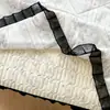 Colcha de verão espessada de látex de seda gelada, saia de cama de quatro peças, lavável à máquina, ar condicionado, conjunto de três peças