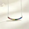Collar con Colgante Geométrico de Arco Curvo Cuadrado de Circonita Arcoíris de Lujo Ligero para Mujer, Chapado en Cobre, Circonita 18K de Alta Retención de Color, Adorno de Colgante de Cara Sonriente