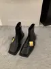 Botas Martin pretas estilo britânico, com sola reta, bico quadrado, para mulheres, nova coleção 2024, adequadas para primavera, outono e inverno, botinhas estilo francês retrô