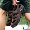Sandalias para Hombre de Verano Nuevas Transpirables para Exteriores Baotou Zapatos de Playa Huecos Agujeros para Conducir Zapatos para Vadear Hombres
