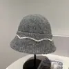 Sombrero de Pescador a Rayas de Bloques de Color Estilo Japonés para Otoño e Invierno para Mujer, Versátil Casual que Adelgaza el Rostro, Sombrero Cloche Cálido a Prueba de Viento para Viajes al Aire Libre