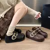 Sapatos Birkenstock femininos de sola grossa, nova coleção de inverno 2026, cabedal de couro, impermeáveis, estilo retrô, totalmente fechados, forrados com fleece, mocassins de sola macia