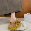 Meias-sapatilhas Fechadas com Solado Grosso e Malha Vazada da Moda para Mulheres, Novidade Versátil Respirável Slip-On para o Verão 2026