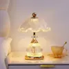 [Transfronterizo] Lámpara de mesa atmosférica, lujo ligero, popular lámpara de dormitorio en línea, lámpara decorativa de estilo europeo y francés, lámpara de mesita de noche con forma de capullo