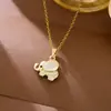 Collar con Colgante de Animal Lindo de Acero de Titanio para Mujer, Estilo Celebridad de Internet Coreano y Japonés, Zircón de Pez Rosa, Nuevo Diseño de Nicho