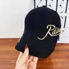 Gorra de Béisbol Nueva Modelo de Ala Dura Estilo Coreano con Bordado de Letra Lateral y Bordes Desgastados, Sombrero de Sol Moda Unisex Primavera y Verano para Circunferencia de Cabeza Grande