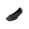 Diseño creativo: zapatos de tacón únicos transformados en botines~Otoño/Invierno 2026 botines apilados de tacón bajo grueso, con punta cuadrada, decorados con lazo, para mujer, piel genuina