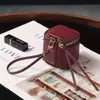 Bolsa de Maquiagem de Couro Retrô Bolsa para Guardar Batom Moedas Balde Portátil de Armazenamento para Viagem Porta-Moedas Redondo Mini Personalizado