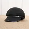 2026 Nuevo Estilo Coreano Gorra Octagonal Pequeña con Logo, Moderna y Versátil, Gorra de Boina Adelgazante, Gorra de Pato, Tendencia