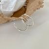 Pendientes Asimétricos Mobius de Plata de Ley 925 Versátiles Estilo K Coreano Pendientes Femeninos Pendientes de Moda para Cabello Corto