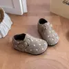 Sandalias Birkenstock versátiles de estilo coreano para otoño con lunares, zapatos planos de cuero genuino inspirados en el bosque retro, ligeros y casuales para hombres, mujeres y niños