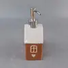 Decoración Creativa de Cerámica para Baño Navideño Decoración de Pan de Jengibre Estilo Europeo Casa de Dulces Navideños Botella de Baño Pintada a Mano Botella Recargable