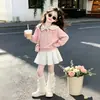 Vestido tipo traje de estilo coreano, nueva colección primavera/otoño, sudadera de muñeca a la moda y linda con un dulce lazo y falda, conjunto de dos piezas