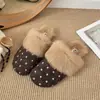 Pelúcia Toque Suave Estilo Coreano Início do Outono Vibe Preguiçosa Retro Bolinhas Lenço de Cabeça Meia Pantufa Sapatos de Pele Femininos 2026 Roupa para Exterior