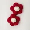 Flor pequeña tejida a mano 4CM pompón de lana flor para accesorios de ropa bolsa pinza para el pelo accesorios broche flor de ganchillo diy