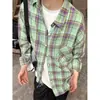 Camisa de cuadros con bloques de color y un solo bolsillo para hombre, manga larga, para primavera y otoño, diseño retro americano, corte holgado, versátil, camisa de tela cepillada
