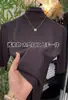 Moda Estilo Coreano Redutor de Idade Gola Meia-Alta Manga de Cinco Pontos Camiseta Feminina Outono 2026 Novo Emagrecedor Valoriza o Corpo Cor Sólida Top Tendência