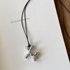 Collar con Colgante de Perro Soplador de Cuerda Negra para Mujer Diseño Nicho de Alta Gama Cadena de Lana Personalidad Única Cadena de Collar de Moda Simple
