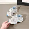 Nuevas zapatillas deportivas de malla transpirable para niñas, estilo dad shoes, verano 2026, suela suave, ligeras, cómodas, versátiles