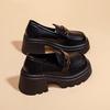 Mocasines negros de suela gruesa para mujer 2025 Otoño Nuevo Celebridad de Internet Nicho Zapatos de cuero pequeños Zapatos de cuero sin cordones estilo británico