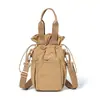Bolsa versátil casual estilo coreano para garrafa de água, nova moda de verão 2026 bolsa de nylon, bolsa de ombro e transversal de alta qualidade e tendência