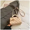Bolsas populares deste ano com padrão de losangos para mulheres, novo estilo verão 2026, bolsa de mão fofa com laço, bolsa transversal versátil de alta qualidade