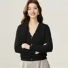 Cardigan de Tricô 100% Cashmere Feminino Outono 2025, Gola V Fina, Blusa que Valoriza a Silhueta, Manga Longa, Outono/Inverno