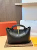 Bolsa de Mão Tote de Ombro Grande Capacidade Vintage Versátil para o Dia a Dia, Moda em Couro, Design Minimalista de Alto Padrão Estilo Francês para Mulheres