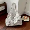 2026 nova bolsa de ombro estilo coreano com estampa de estrelas, corte solto, grande capacidade, adequada para o trabalho e viagens, design retrô de bolinhas, estilo casual