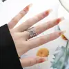 Anel Aberto com Design de Nicho Interessante Feito de Aço Inoxidável, Anel para Dedo Indicador com um Toque de Luxo Leve, Moderno e Fashion, Acessório Versátil Estilo Coreano