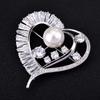 Nuevo Broche de Alto Gama en Forma de Corazón para Mujer, Corsage de Amor, Perlas a la Moda y Personalizadas, Accesorios de Circonita Simples y Versátiles