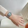 Design de um Relógio Quadrado de Luxo Leve para Mulheres, Moda Ins Retrô Números Romanos Chique Simples Elegante Relógio de Pulso Feminino