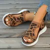Sandálias de Verão 2026 Novas Transfronteiriças Comércio Exterior Europeias e Americanas Tamanho Grande Sola Grossa para Mulheres Slip-On Malha Voadora Casuais Sandálias de Praia