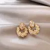 Brincos de Pérola com Diamantes Completos Femininos Luxo Leve Brincos de Tarraxa de Alta Qualidade Joia de Orelha Única e Bonita Novo Estilo Quente 2026
